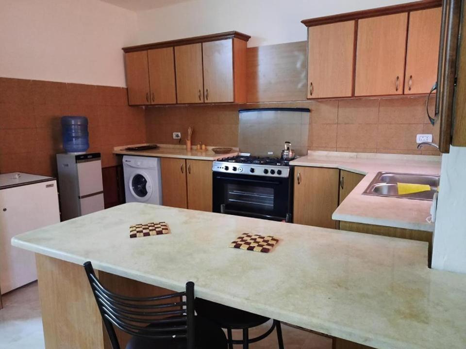 Hotel Emile Altwal Madaba Extérieur photo